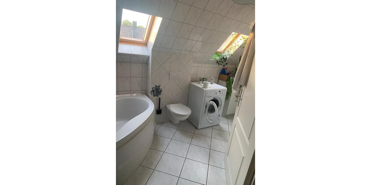Dachgeschoßwohnung Solingen Mitte - 3 Zimmer, 78 m&sup2;, 135.000&euro; | Angebot:27514310