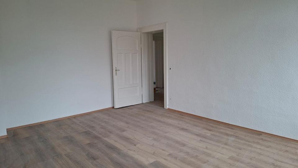 Etagenwohnung Duisburg Hamborn - 4 Zimmer, 130 m&sup2;, 855&euro; | Angebot:25904672