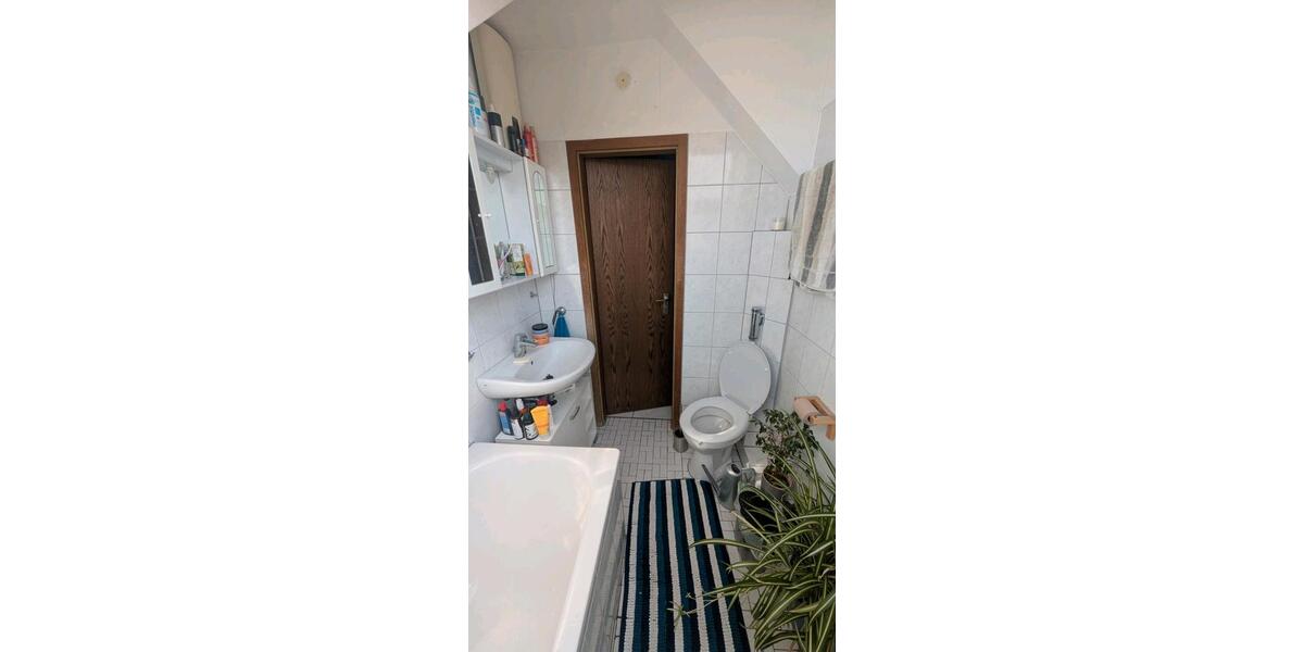 Dachgeschoßwohnung Essen Huttrop - 2 Zimmer, 54 m&sup2;, 465&euro; | Angebot:25439073