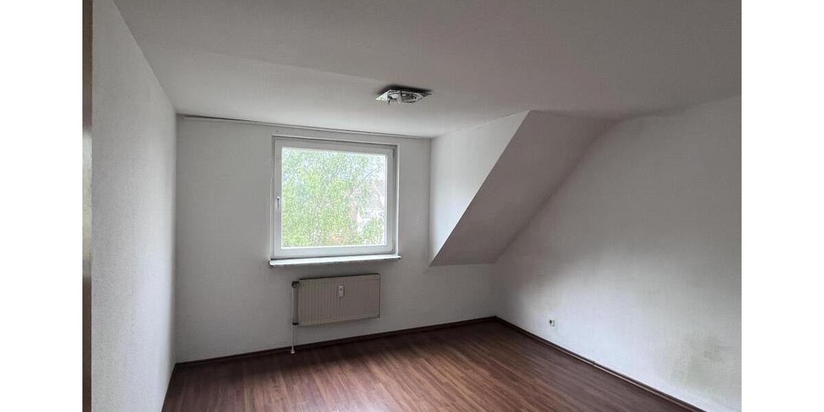 Dachgeschoßwohnung Oberhausen Alstaden - 4 Zimmer, 86 m&sup2;, 799&euro; | Angebot:26439179