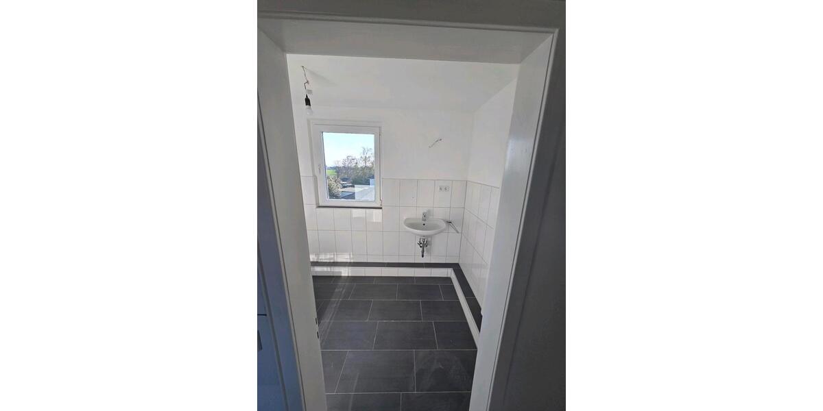 Etagenwohnung Solingen Mitte - 3 Zimmer, 70 m&sup2;, 680&euro; | Angebot:25933003