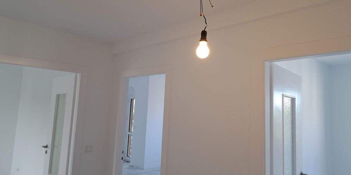 Etagenwohnung Düsseldorf Rath - 3 Zimmer, 92 m&sup2;, 1.250&euro; | Angebot:25774706