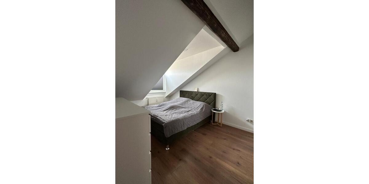 Dachgeschoßwohnung Hilden - 2.5 Zimmer, 65 m&sup2;, 585&euro; | Angebot:26015245