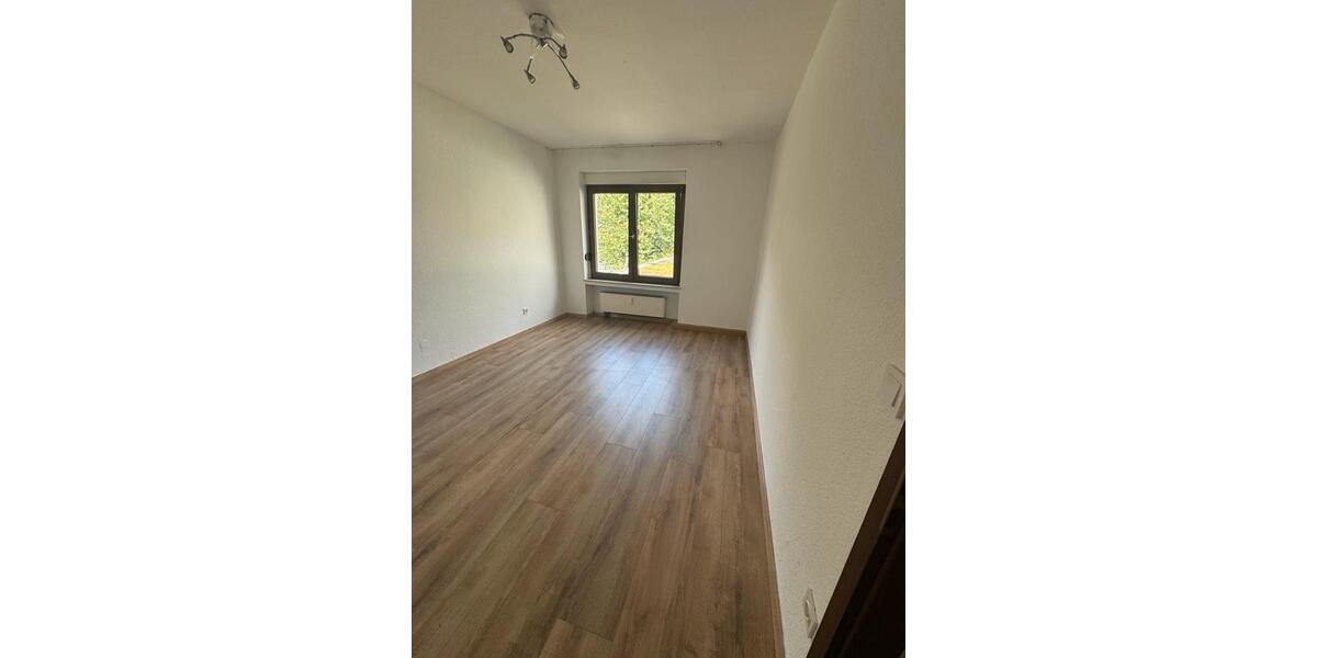 Etagenwohnung Duisburg Laar - 3.5 Zimmer, 75 m&sup2;, 900&euro; | Angebot:27565999