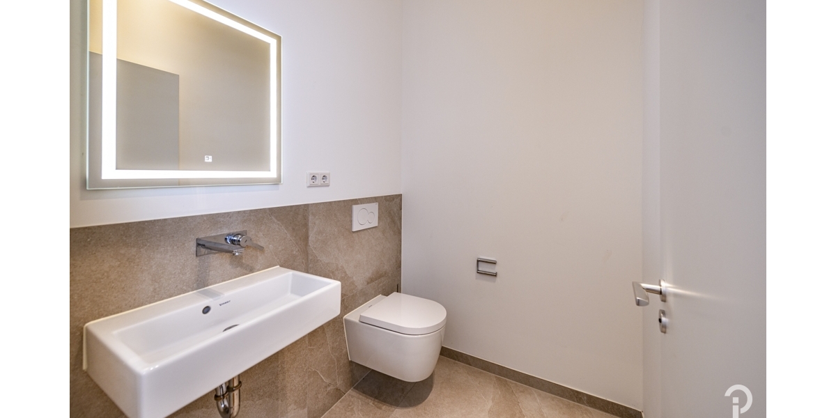 Repräsentative, hochwertige 3 Zimmer-Wohnung mit großer Dachterrasse im Herzen Düsseldorfs. - Etagenwohnung Düsseldorf | Angebot:27008401