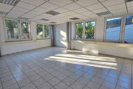 Gewerbeobjekt Velbert Mitte - 7 Zimmer, 210 m&sup2;, 1.600&euro; | Angebot:25774765