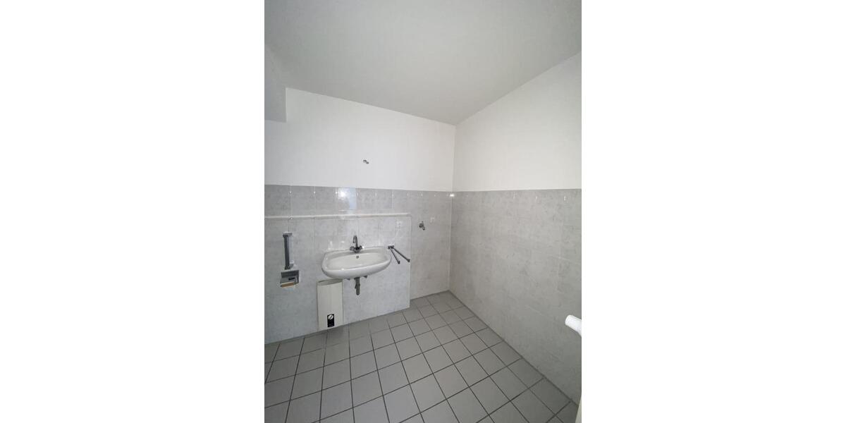 Dachgeschoßwohnung Solingen Aufderhöhe - 2 Zimmer, 58 m&sup2;, 362&euro; | Angebot:26049205