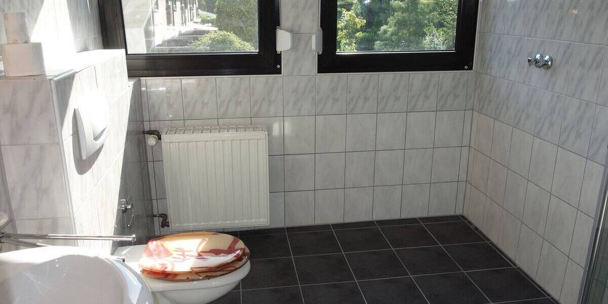 Mehrfamilienhaus, Wohnhaus Düsseldorf Hubbelrath - 7 Zimmer, 237 m&sup2;, 870.000&euro; | Angebot:25727994