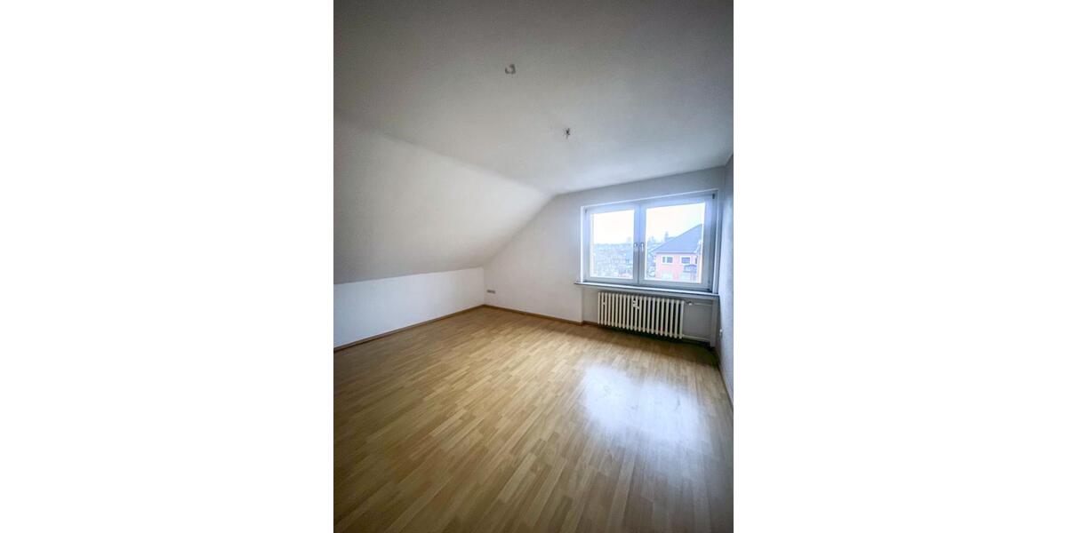 Dachgeschoßwohnung Oberhausen Osterfeld - 4 Zimmer, 63 m&sup2;, 567&euro; | Angebot:26231139