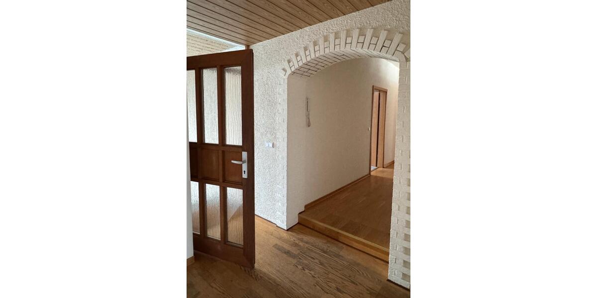 Etagenwohnung Düsseldorf Stadtbezirk 9 - 3 Zimmer, 120 m&sup2;, 900&euro; | Angebot:25749512