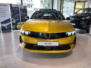 Opel Astra Ultimate PANO LHZ SHZ KAM NAVI 2.700 km 29.980 &euro; HAAN 42781