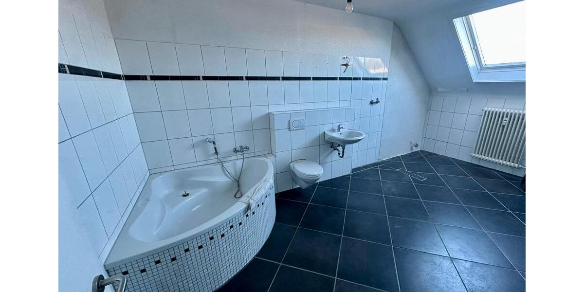 Etagenwohnung Solingen Wald - 4 Zimmer, 115 m&sup2;, 1.400&euro; | Angebot:25922776