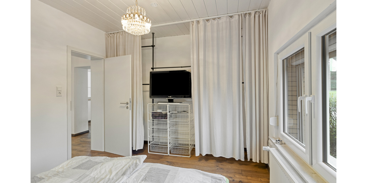 Großzügiges Ein- oder Zweifamilienhaus mit Charme, Gartenparadies & vielen Möglichkeiten - Einfamilienhaus Leichlingen | Angebot:25269338