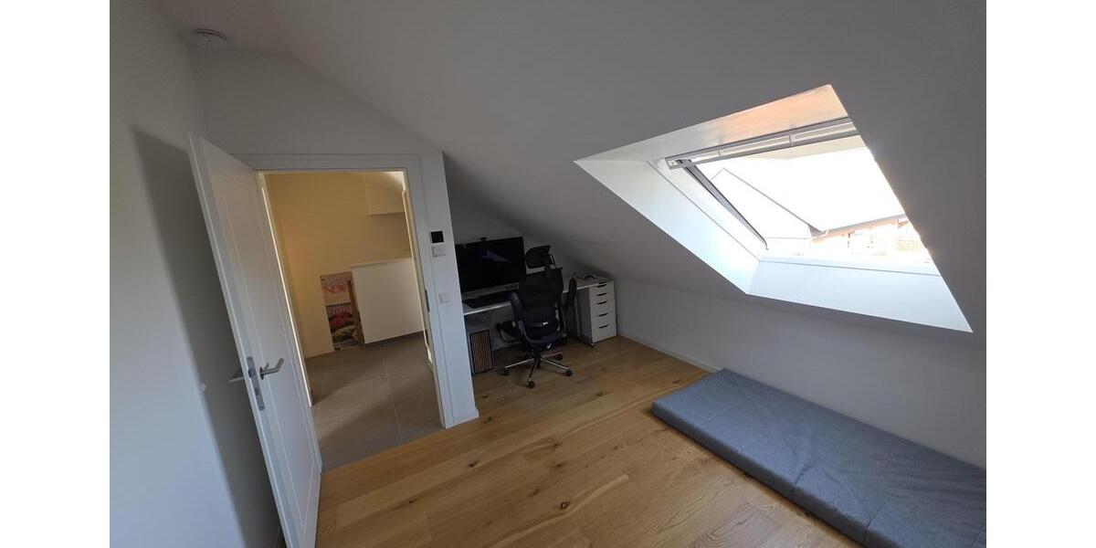 Etagenwohnung Hilden Forstbach - 4 Zimmer, 135 m&sup2;, 1.990&euro; | Angebot:25406505