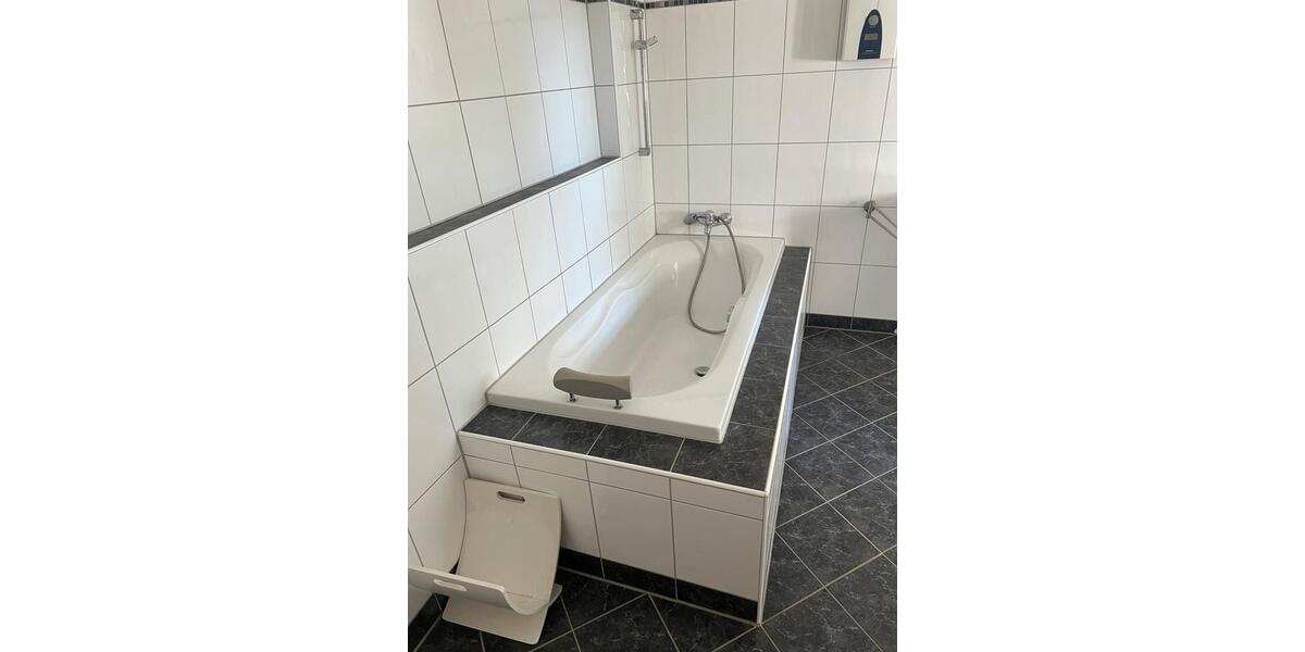 Einfamilienhaus Duisburg Mittelmeiderich - 3.5 Zimmer, 192 m&sup2;, 340.000&euro; | Angebot:26385495
