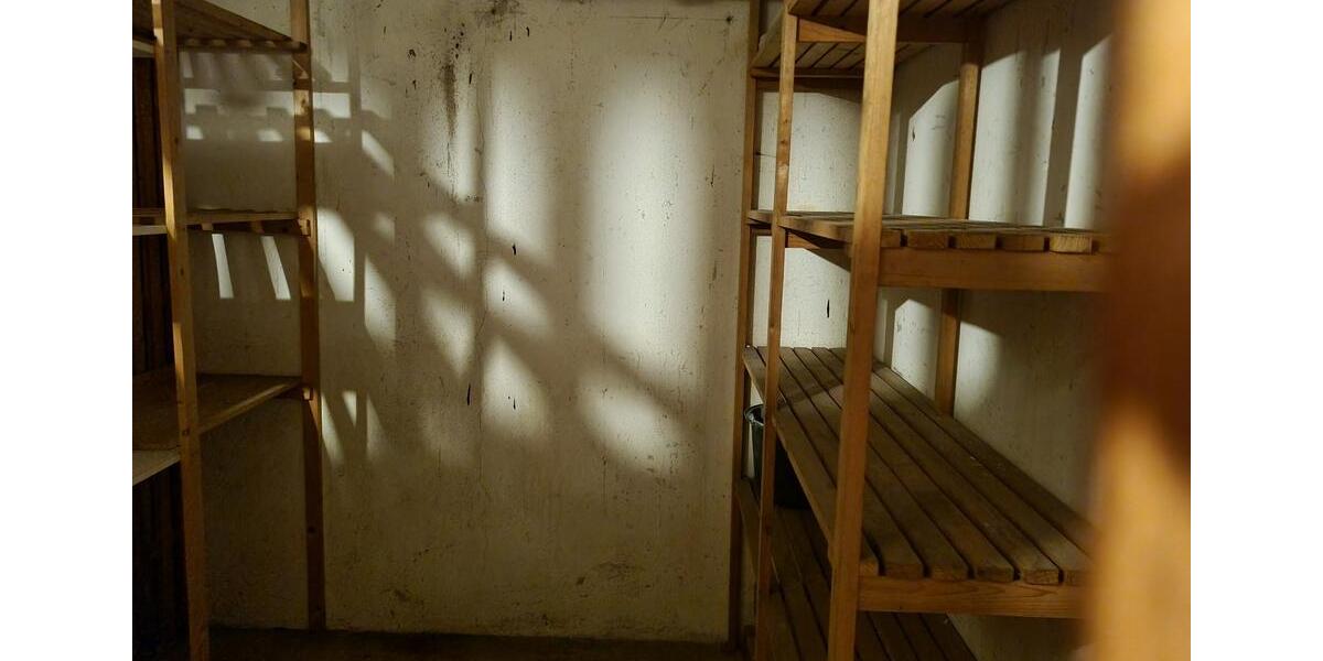 Etagenwohnung Neuss - 3 Zimmer, 83 m&sup2;, 315.000&euro; | Angebot:27533936