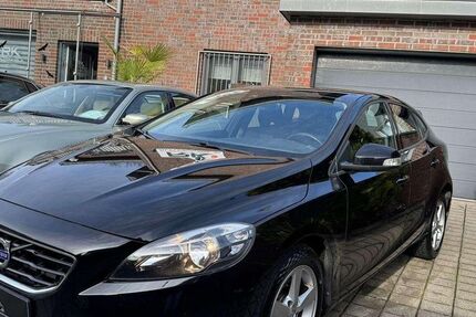 Volvo V40 156.000 km 9.999 &euro; Solingen 42651