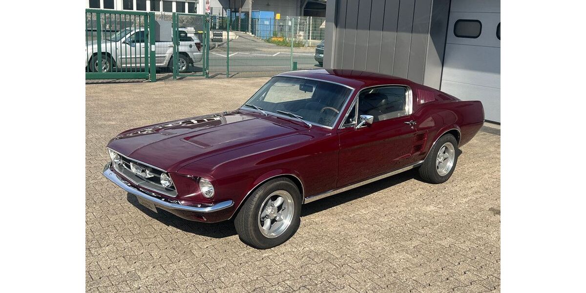 Ford Mustang 18.697 km 119.000 &euro; Wuppertal 42389