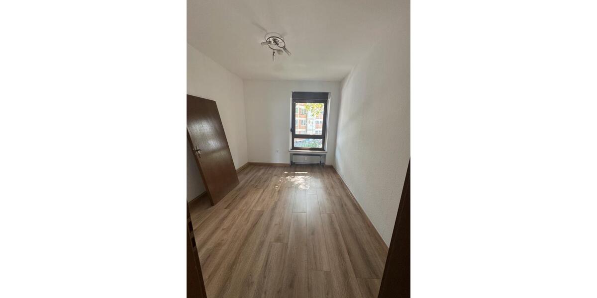 Etagenwohnung Duisburg Laar - 3.5 Zimmer, 75 m&sup2;, 900&euro; | Angebot:27565999