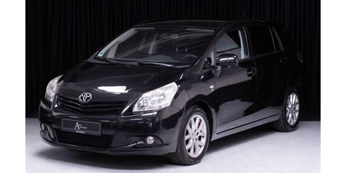 Toyota Verso 230.911 km 4.490 &euro; Düsseldorf 40211