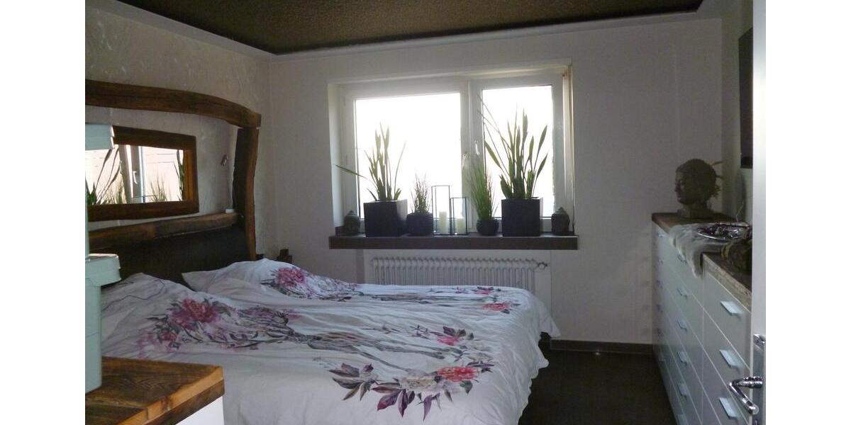 Etagenwohnung Mönchengladbach Ost - 2 Zimmer, 170 m&sup2;, 1.200&euro; | Angebot:24849031