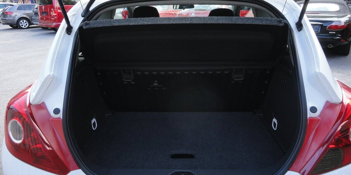 Opel Corsa Selection Klima Kette+TÜV neu S.heft 179.000 km 3.700 &euro; Neuss 41462