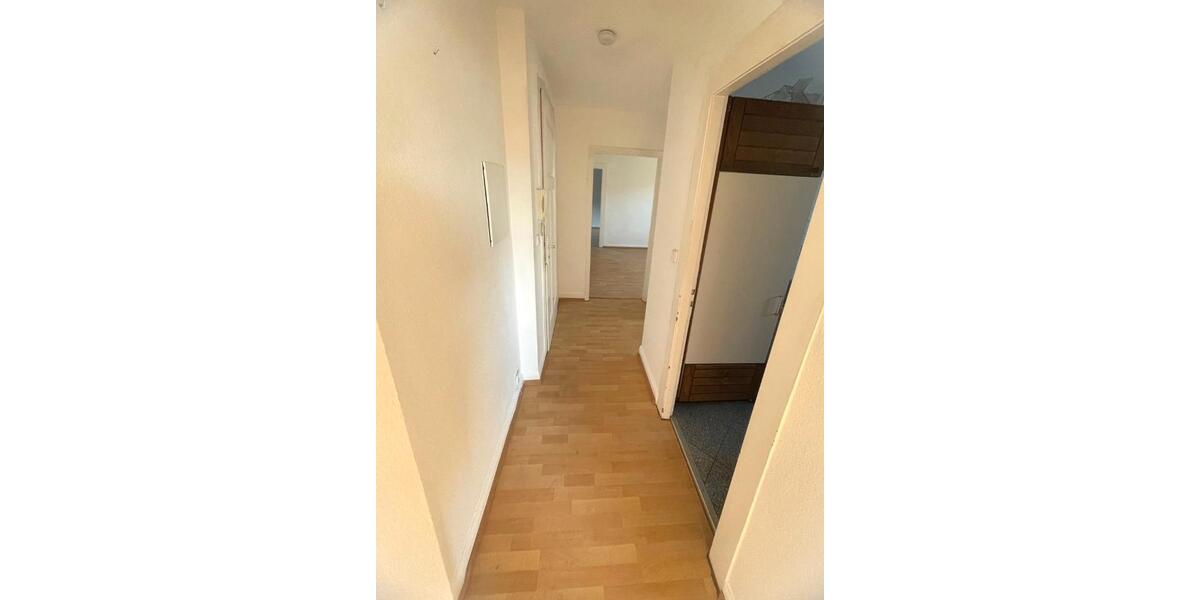 Dachgeschoßwohnung Krefeld Dießem - 3 Zimmer, 68 m&sup2;, 680&euro; | Angebot:25570036