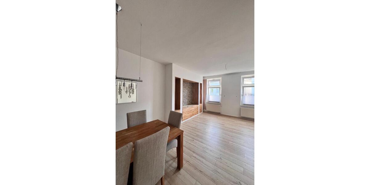 Etagenwohnung Solingen Aufderhöhe - 3 Zimmer, 100 m&sup2;, 1.250&euro; | Angebot:25404214