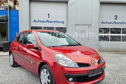 Renault Clio 215.682 km 1.499 &euro; Düsseldorf 40589