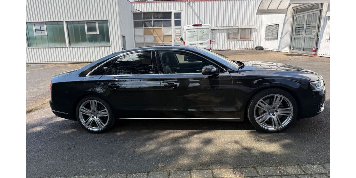 Audi A8 115.000 km 30.900 &euro; Krefeld 47803
