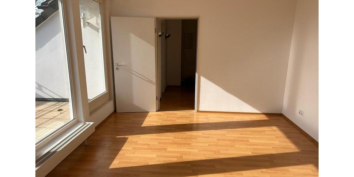 Dachgeschoßwohnung Meerbusch Necklenbroich - 1 Zimmer, 67 m&sup2;, 879&euro; | Angebot:25649527