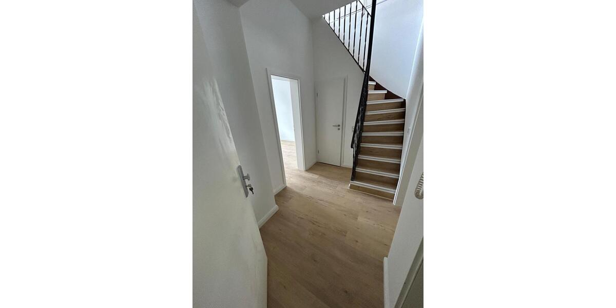 Etagenwohnung Wuppertal Arrenberg - 3 Zimmer, 95 m&sup2;, 1.000&euro; | Angebot:25216814