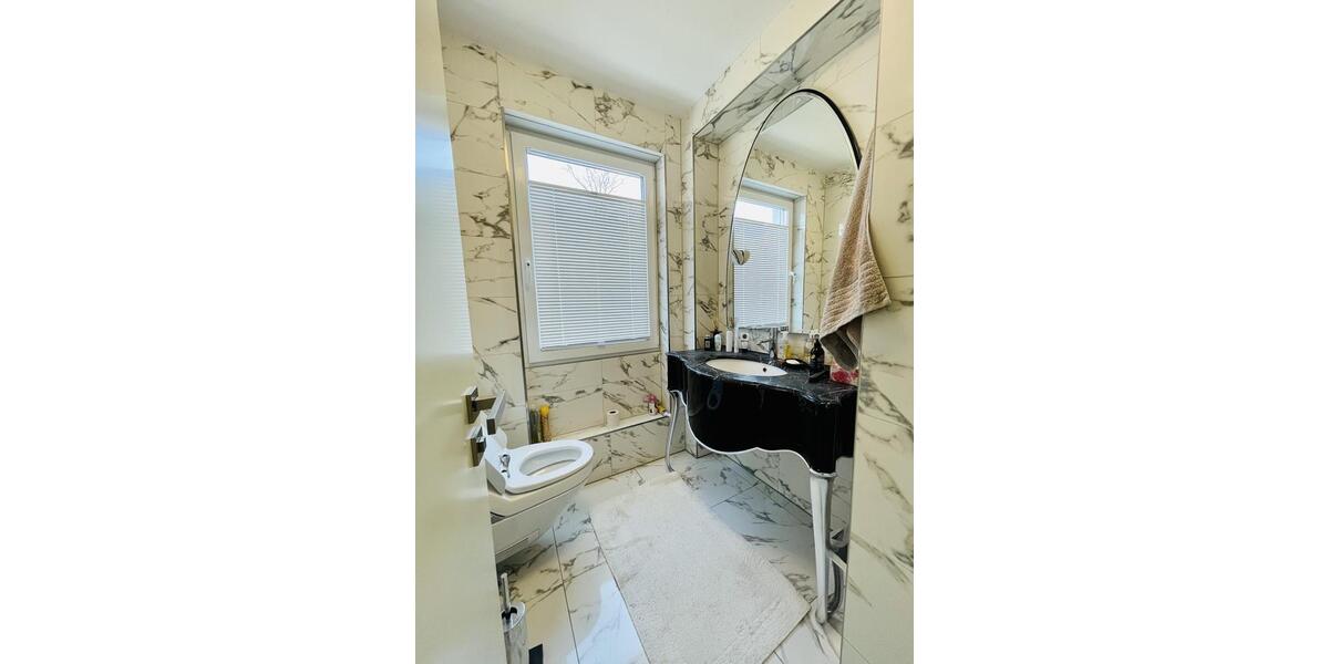 Maisonettenwohnung Düsseldorf Düsseltal - 5 Zimmer, 224 m&sup2;, 5.000&euro; | Angebot:24526472