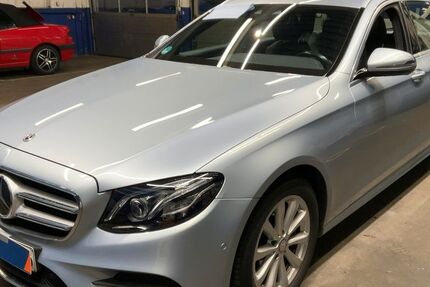 Mercedes-Benz E 220 135.000 km 23.900 &euro; Düsseldorf 40233