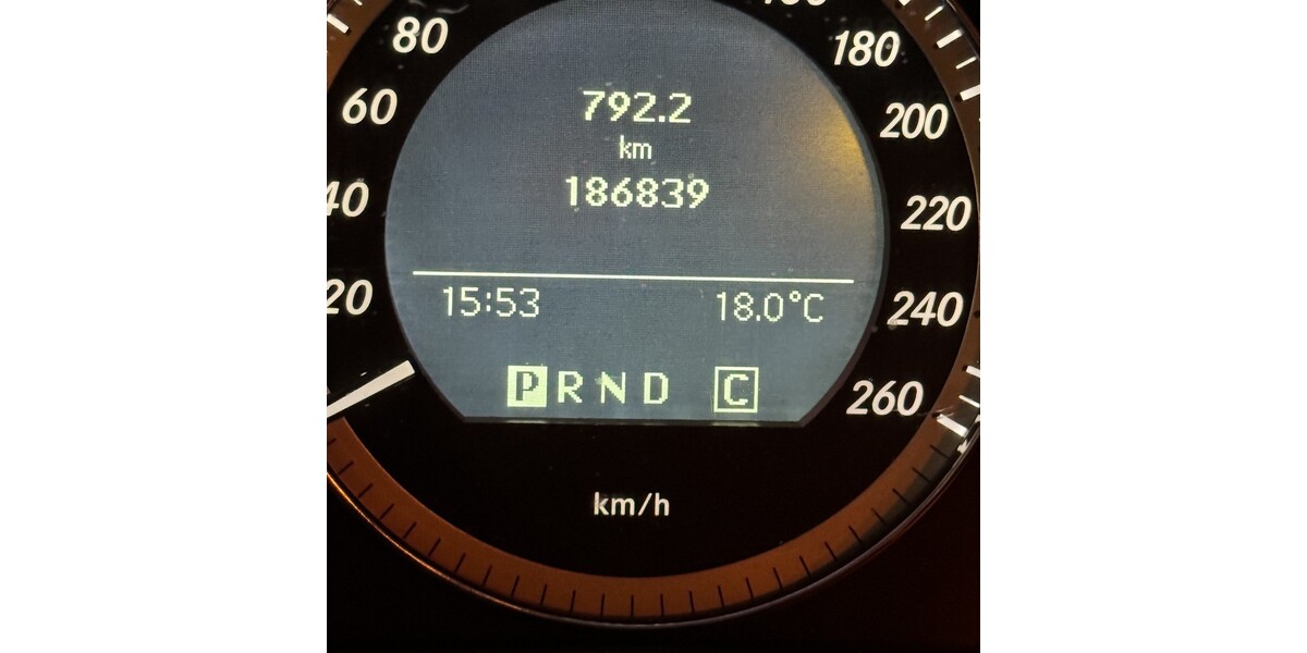 Mercedes-Benz C 220 186.839 km 8.300 &euro; Düsseldorf 40213