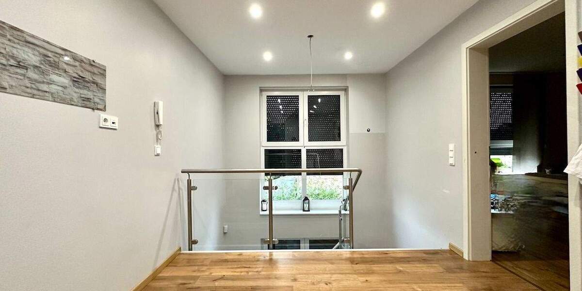 Einfamilienhaus Neuss Stadionviertel - 7 Zimmer, 255 m&sup2;, 998.000&euro; | Angebot:25687662