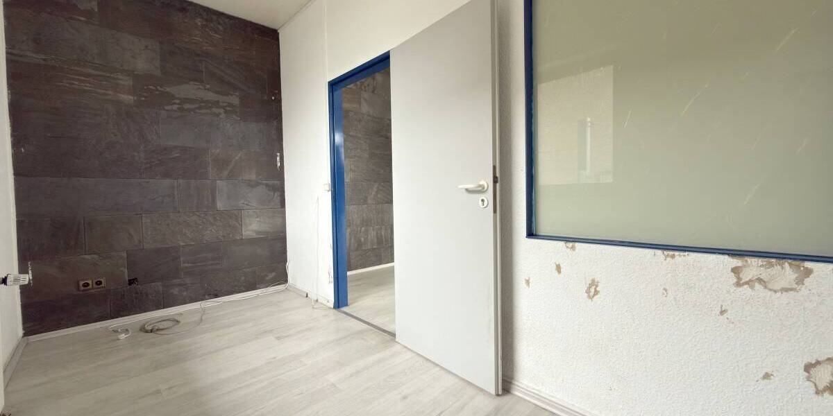 Gewerbeobjekt Oberhausen Lirich-Nord - 9 Zimmer, 2.300&euro; | Angebot:26585910