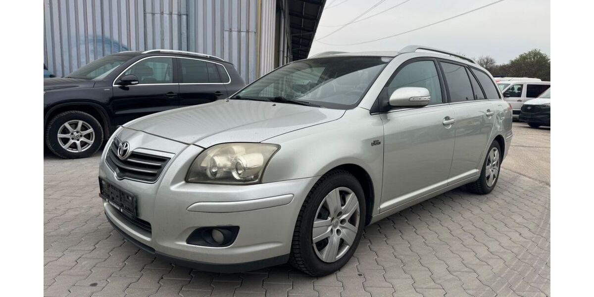 Toyota Avensis 300.000 km 1.699 &euro; Essen 45356