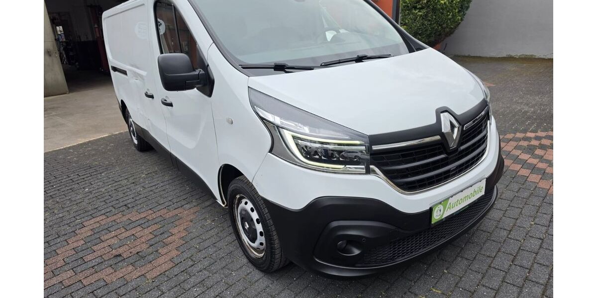 Renault Trafic 150.000 km 10.599 &euro; Solingen 42697