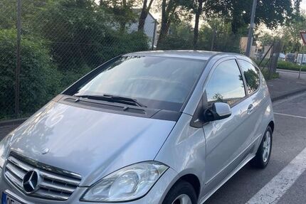 Mercedes-Benz A 180 334.200 km 3.100 &euro; Burscheid 51399