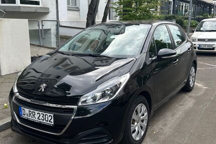 Peugeot 208 113.609 km 8.990 &euro; Düsseldorf 40217