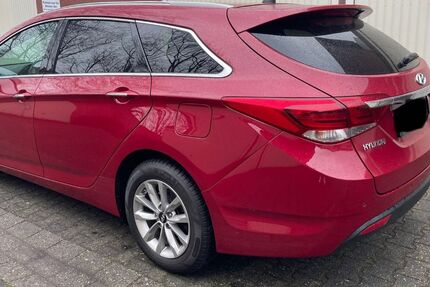 Hyundai i40 109.000 km 9.500 &euro; Duisburg 47166