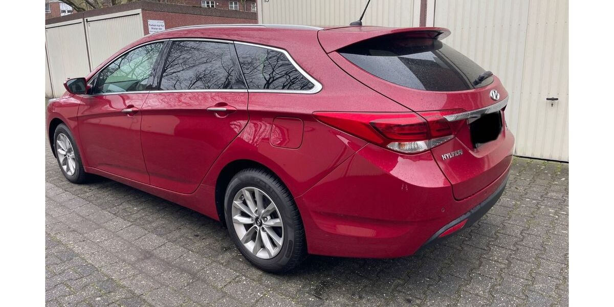 Hyundai i40 109.000 km 9.500 &euro; Duisburg 47166