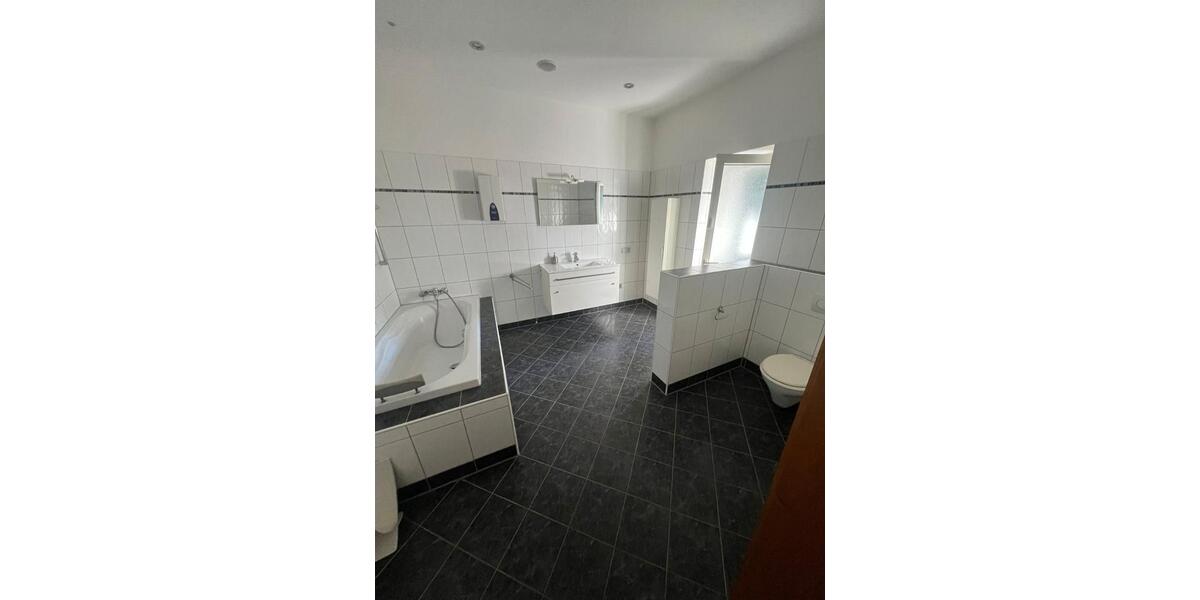 Einfamilienhaus Duisburg Mittelmeiderich - 5.5 Zimmer, 160 m&sup2;, 369.000&euro; | Angebot:27519769