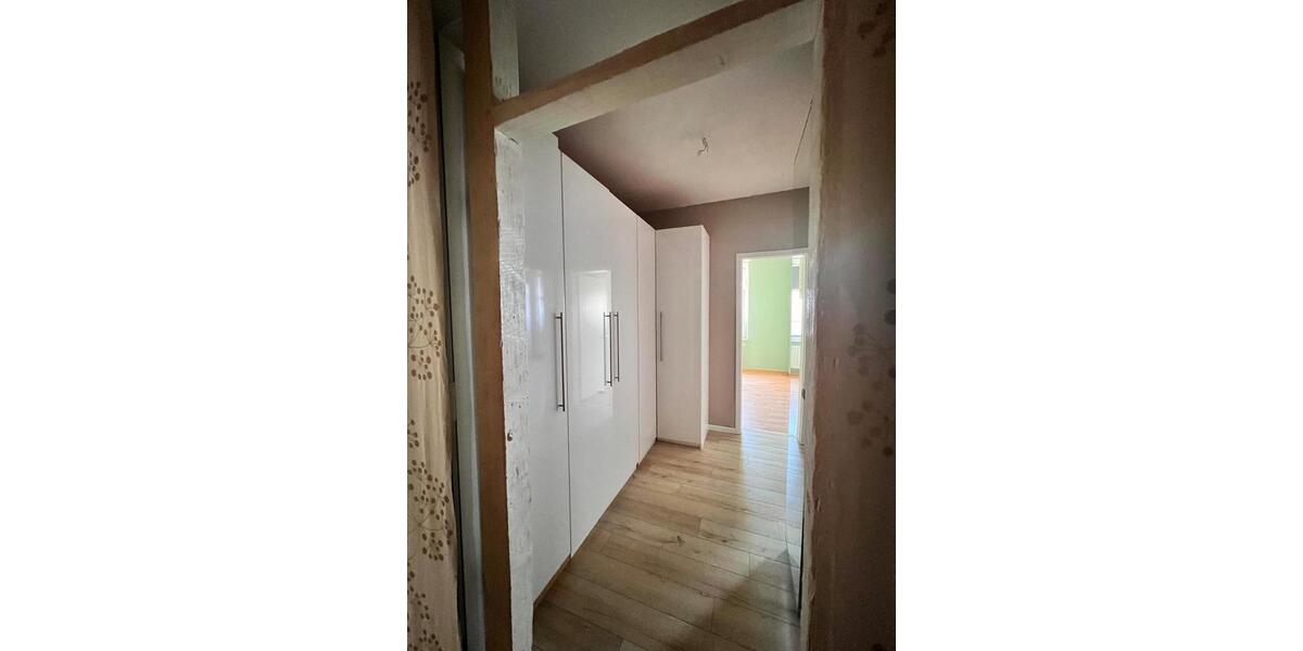 Etagenwohnung Solingen Aufderhöhe - 3 Zimmer, 100 m&sup2;, 1.250&euro; | Angebot:25404214