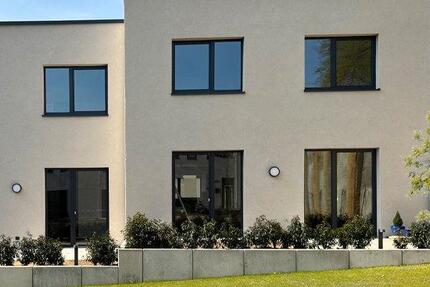 Haus Willich - 4 Zimmer, 101 m&sup2;, 2.050&euro; | Angebot:26195895