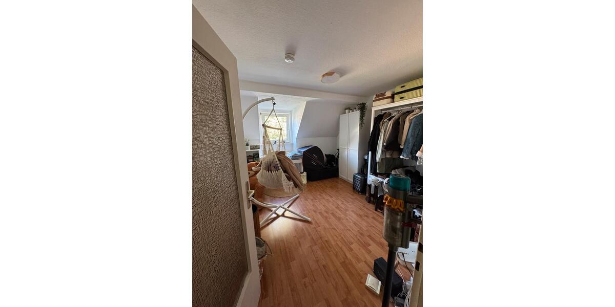Dachgeschoßwohnung Essen Stadtbezirk III - 3 Zimmer, 60 m&sup2;, 650&euro; | Angebot:27539477