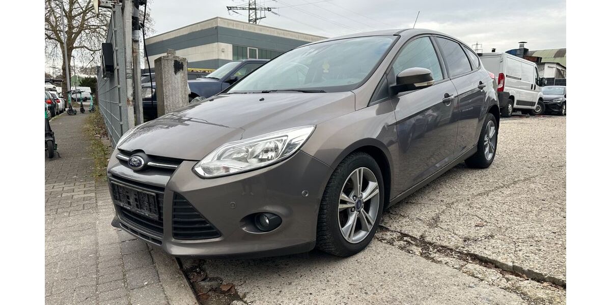 Ford Focus 119.500 km 6.999 &euro; Düsseldorf 40215
