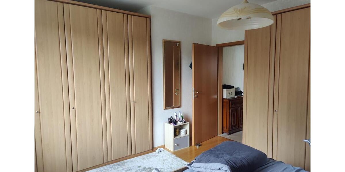 Etagenwohnung Neuss Gnadental - 4 Zimmer, 107 m&sup2;, 2.100&euro; | Angebot:26428285