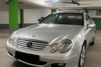 Mercedes-Benz C 180 125.000 km 2.950 &euro; Düsseldorf 40468